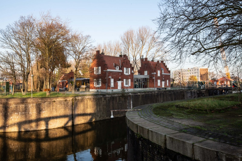 unadjustednonraw-thumb-f6d3-3273